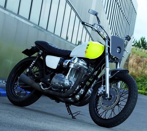 Philippe Starck revisite la Kawasaki W800 en dirt-track - 